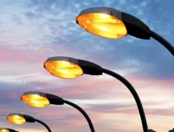 Manovra: incentivi agli enti locali per installare lampioni a risparmio energetico